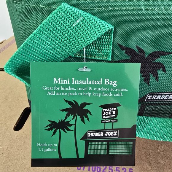Trader Joe's MINI Insulated Cooler Tote Bag GREEN NWT - Picture 3 of 8